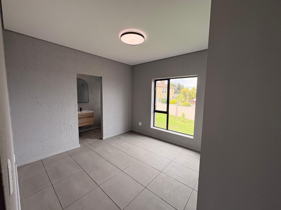 5 Bedroom Property for Sale in Cherry Creek Country Estate Western Cape